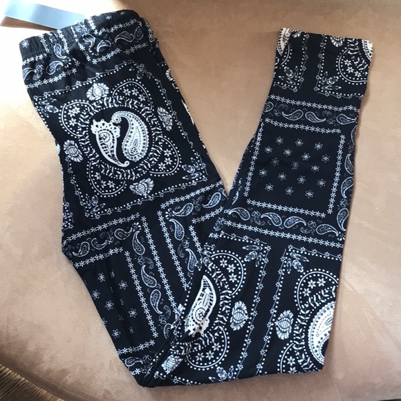 new mix Pants - Leggings Black/White. One Size